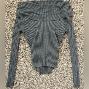 off-shoulder grey long sleeve maurice’s top ribbed